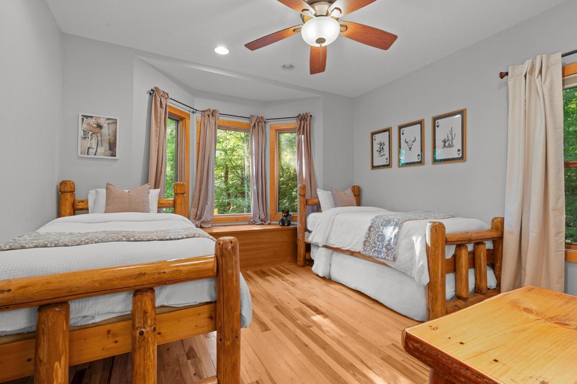 Lux Mtn Cabin Hot Tub, Fire Pit, Game Room 3Bd Franklin Eksteriør billede